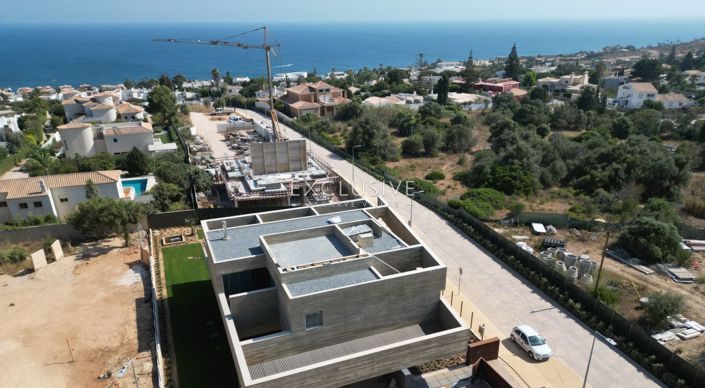 Image No.1-4 Bed Villa for sale