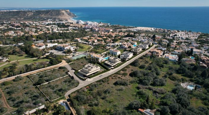 Image No.28-3 Bed Villa for sale