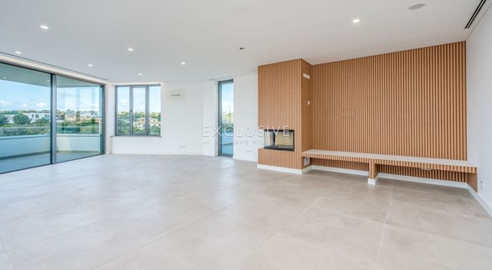 Image No.10-4 Bed Villa for sale