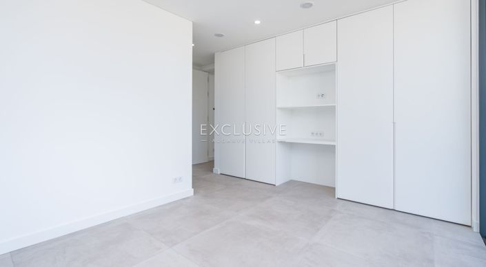 Image No.19-4 Bed Villa for sale