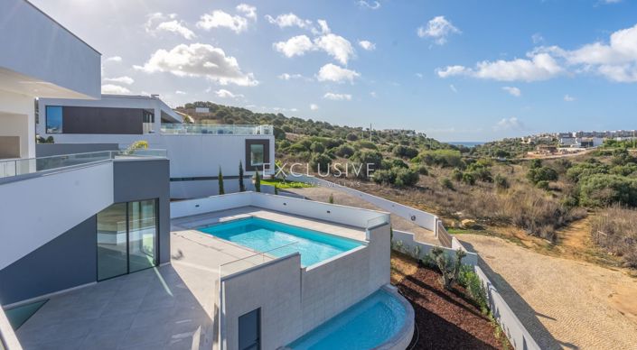 Image No.2-4 Bed Villa for sale