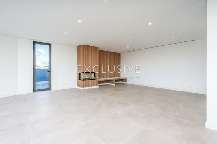 Image No.9-4 Bed Villa for sale