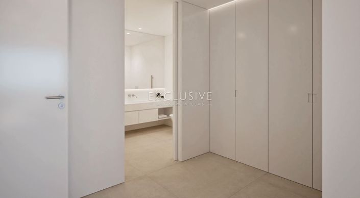 Image No.14-4 Bed Villa for sale