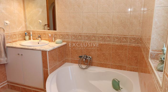 Image No.25-3 Bed Villa for sale