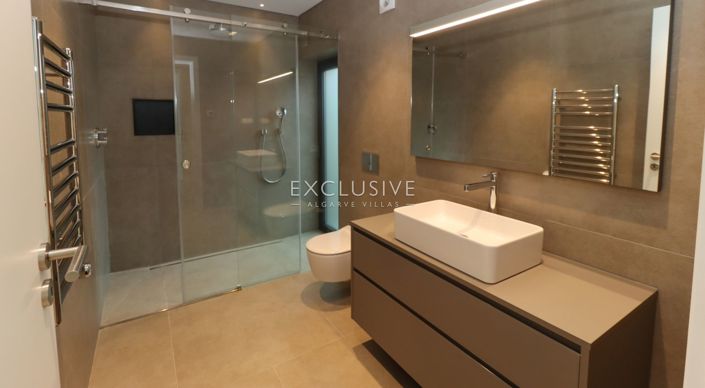 Image No.11-4 Bed Villa for sale