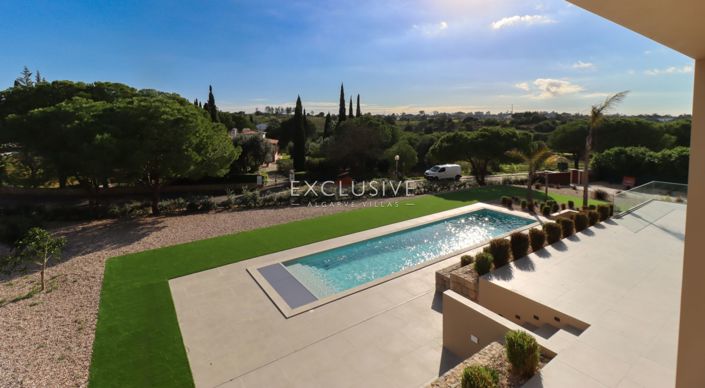 Image No.2-4 Bed Villa for sale