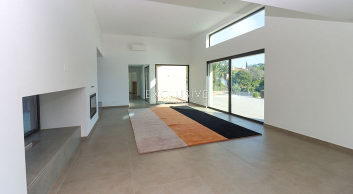 Image No.4-4 Bed Villa for sale