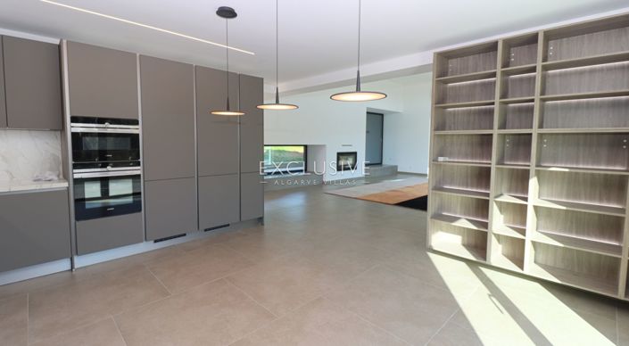 Image No.9-4 Bed Villa for sale