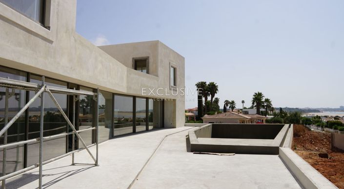 Image No.29-5 Bed Villa for sale