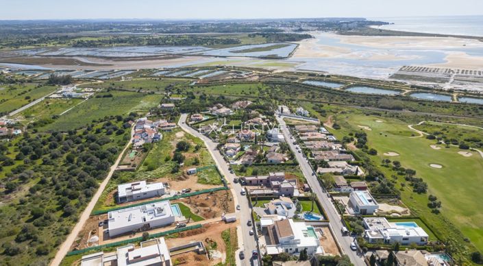 Image No.40-5 Bed Villa for sale