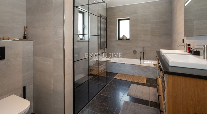 Image No.14-3 Bed Villa for sale