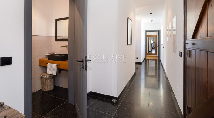 Image No.21-3 Bed Villa for sale