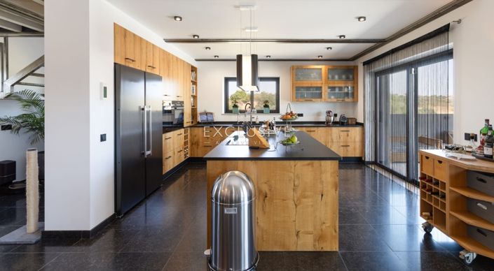 Image No.9-3 Bed Villa for sale