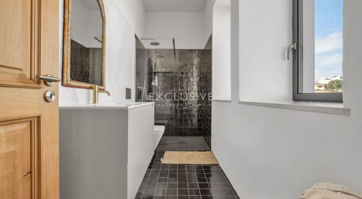 Image No.33-Villa de 8 chambres à vendre à Lagos