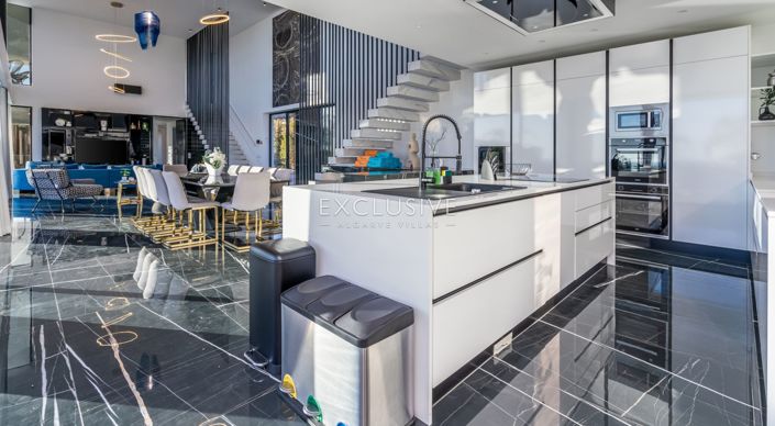 Image No.9-5 Bed Villa for sale