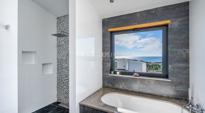 Image No.10-5 Bed Villa for sale