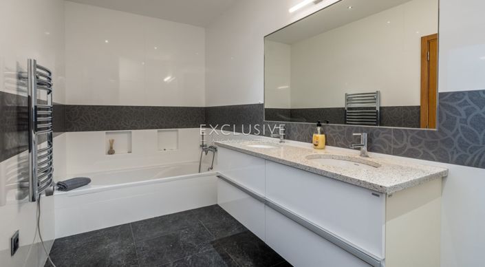 Image No.17-5 Bed Villa for sale