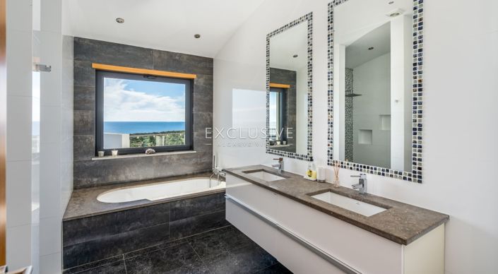 Image No.9-5 Bed Villa for sale