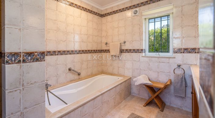 Image No.17-4 Bed Villa for sale