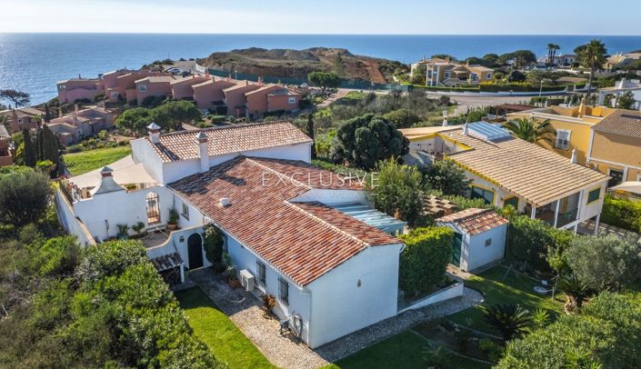 Image No.3-4 Bed Villa for sale