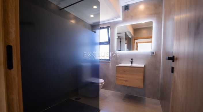 Image No.16-7 Bed Villa for sale