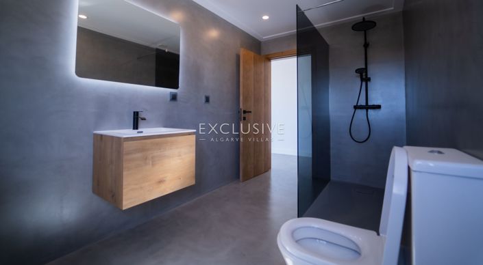 Image No.20-7 Bed Villa for sale