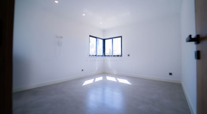 Image No.24-7 Bed Villa for sale