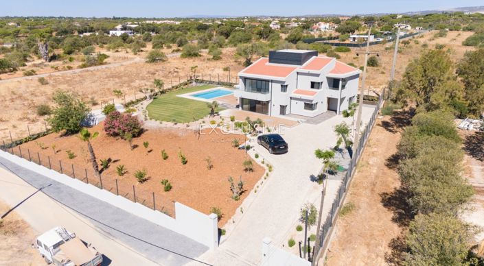 Image No.25-7 Bed Villa for sale