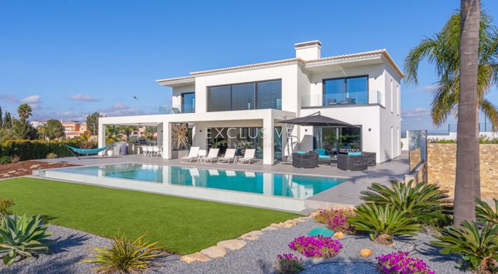 Image No.1-4 Bed Villa for sale