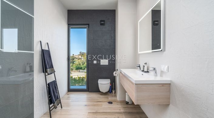 Image No.9-4 Bed Villa for sale