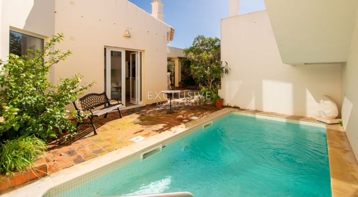 Image No.2-4 Bed Villa for sale