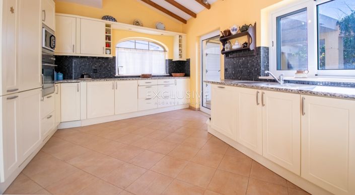 Image No.6-4 Bed Villa for sale