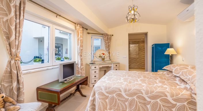 Image No.26-6 Bed Villa for sale