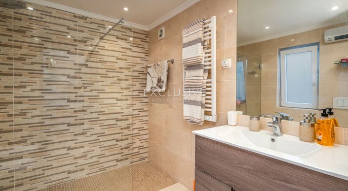 Image No.27-6 Bed Villa for sale