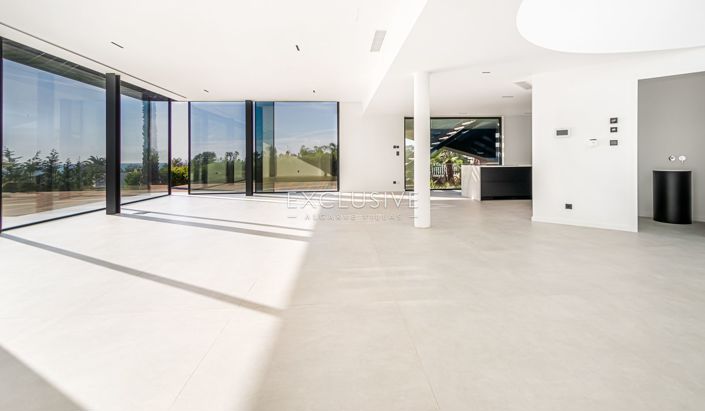 Image No.15-4 Bed Villa for sale