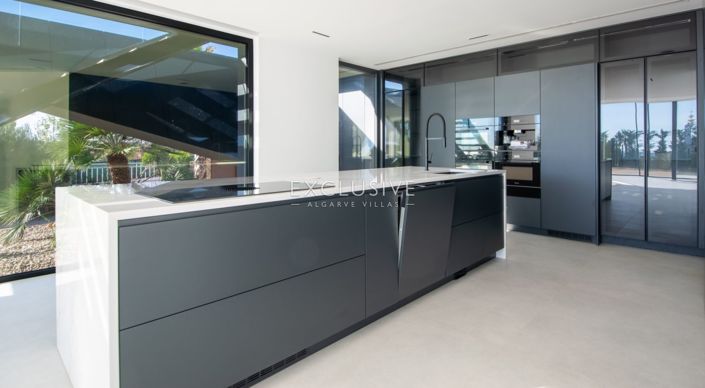 Image No.18-4 Bed Villa for sale