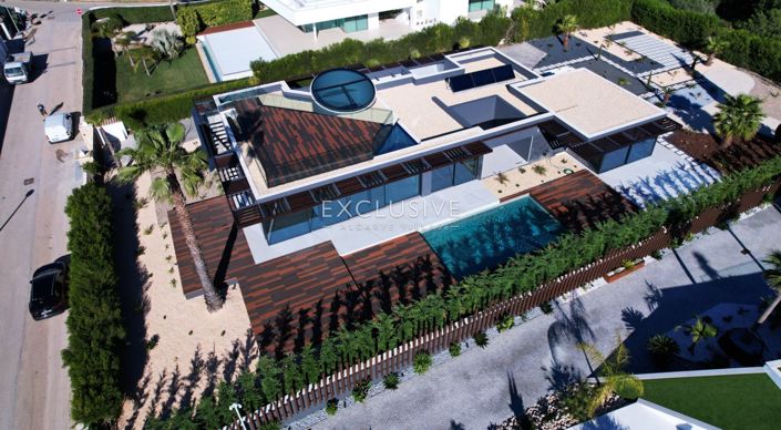 Image No.2-4 Bed Villa for sale