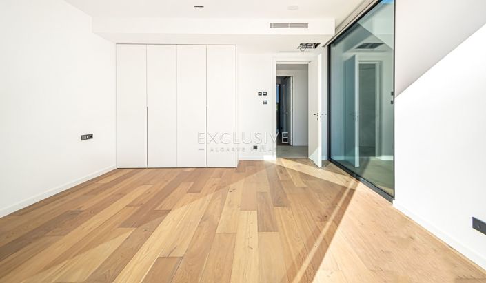 Image No.22-4 Bed Villa for sale