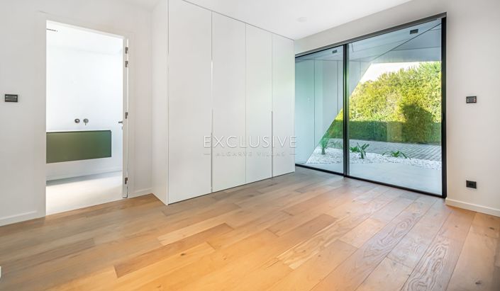 Image No.23-4 Bed Villa for sale