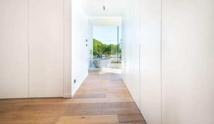 Image No.26-4 Bed Villa for sale