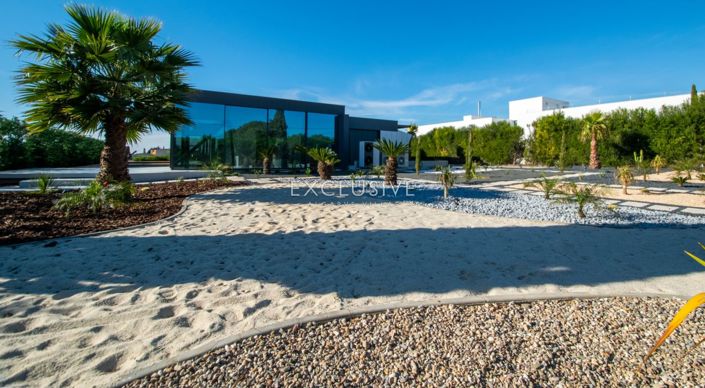 Image No.8-4 Bed Villa for sale