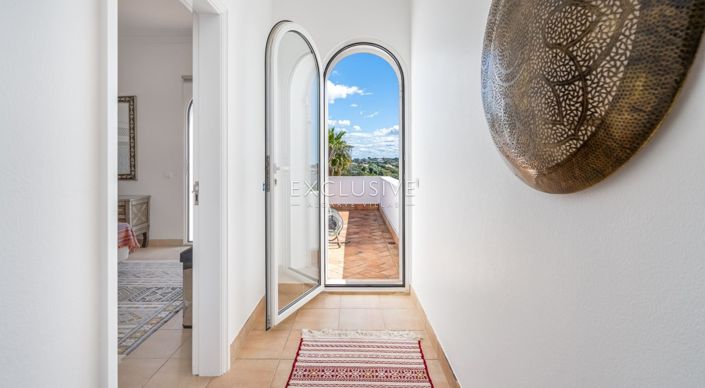 Image No.10-5 Bed Villa for sale