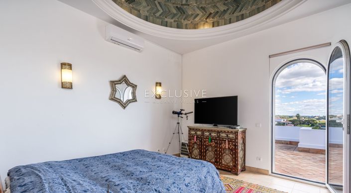 Image No.15-5 Bed Villa for sale