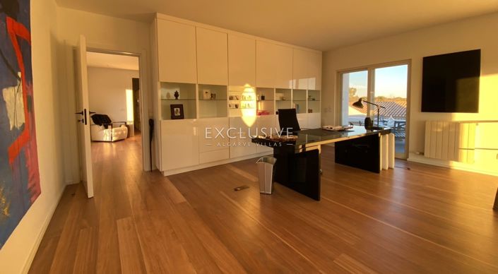 Image No.20-3 Bed Villa for sale