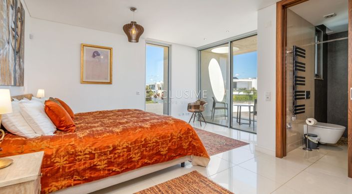 Image No.10-3 Bed Villa for sale