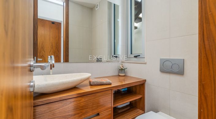 Image No.17-3 Bed Villa for sale