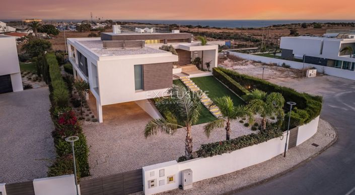 Image No.26-3 Bed Villa for sale