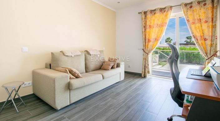 Image No.18-4 Bed Villa for sale