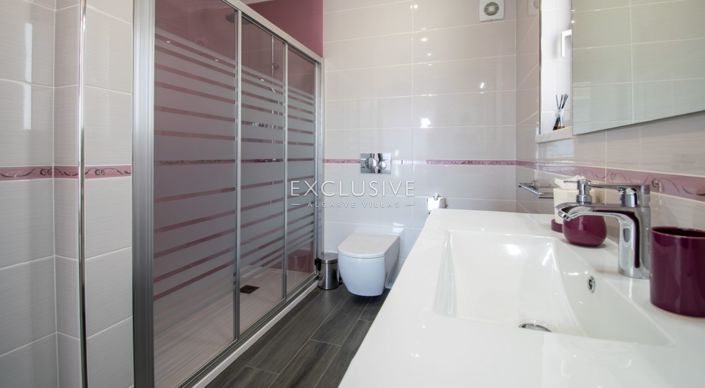 Image No.24-4 Bed Villa for sale