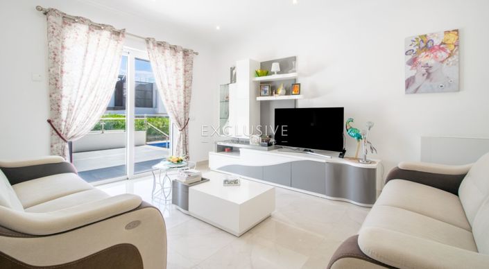 Image No.9-4 Bed Villa for sale